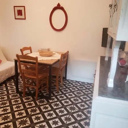 Le Balcon Apartment