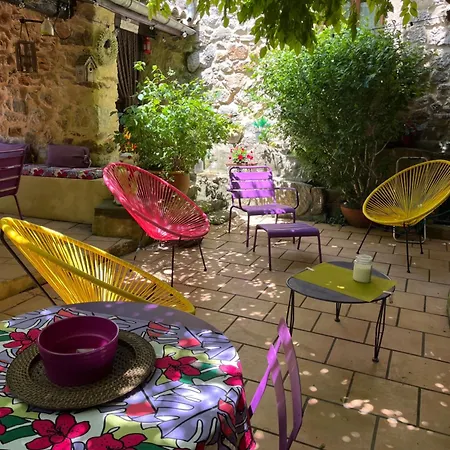 Le Balcon